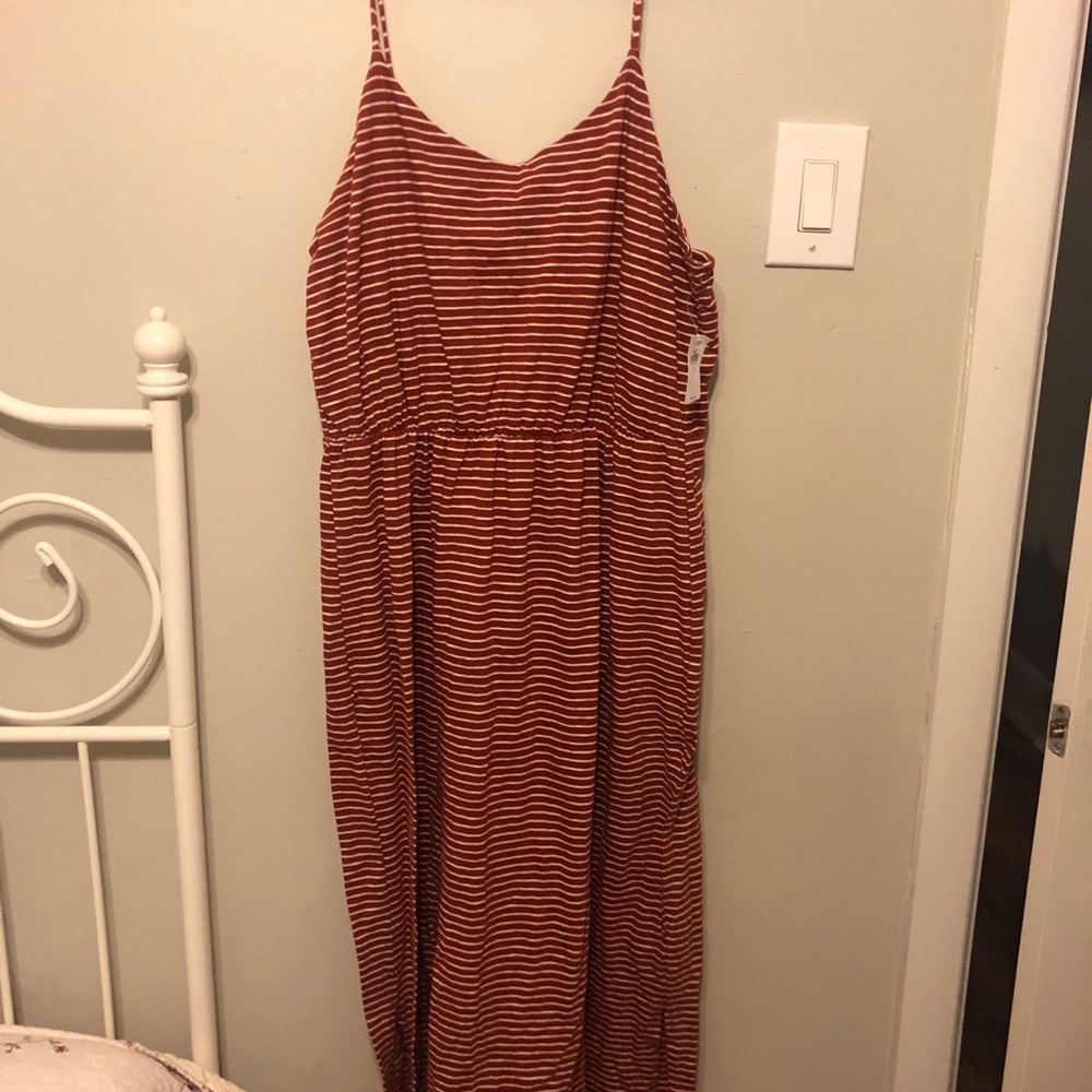 Old Navy • Stripped maxi •